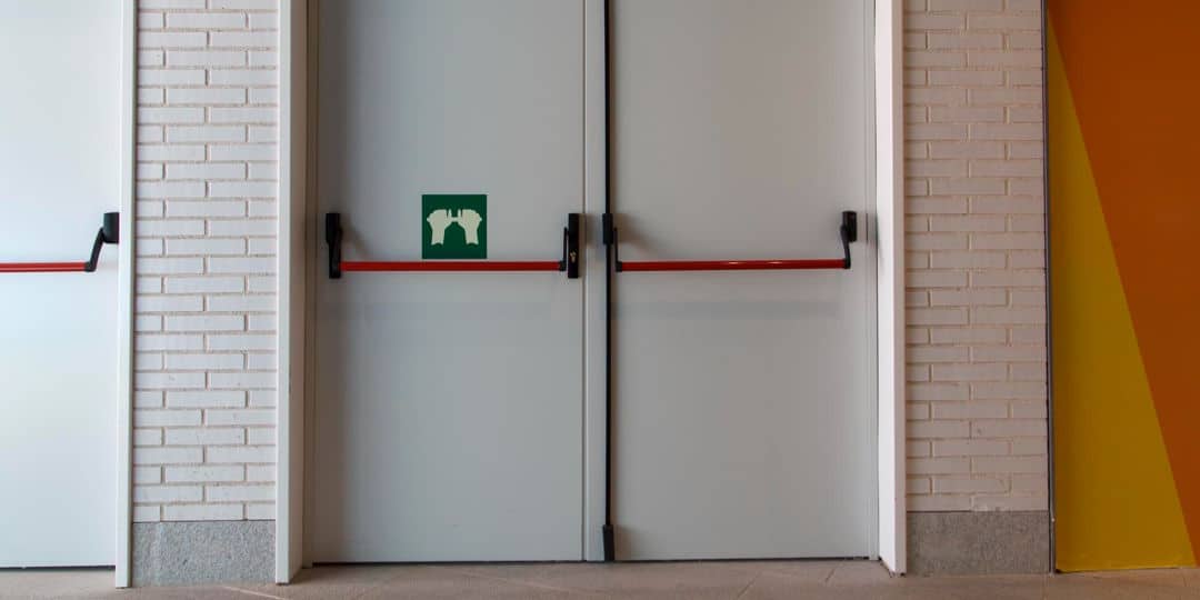 Reparación e instalación de puertas cortafuegos en Madrid